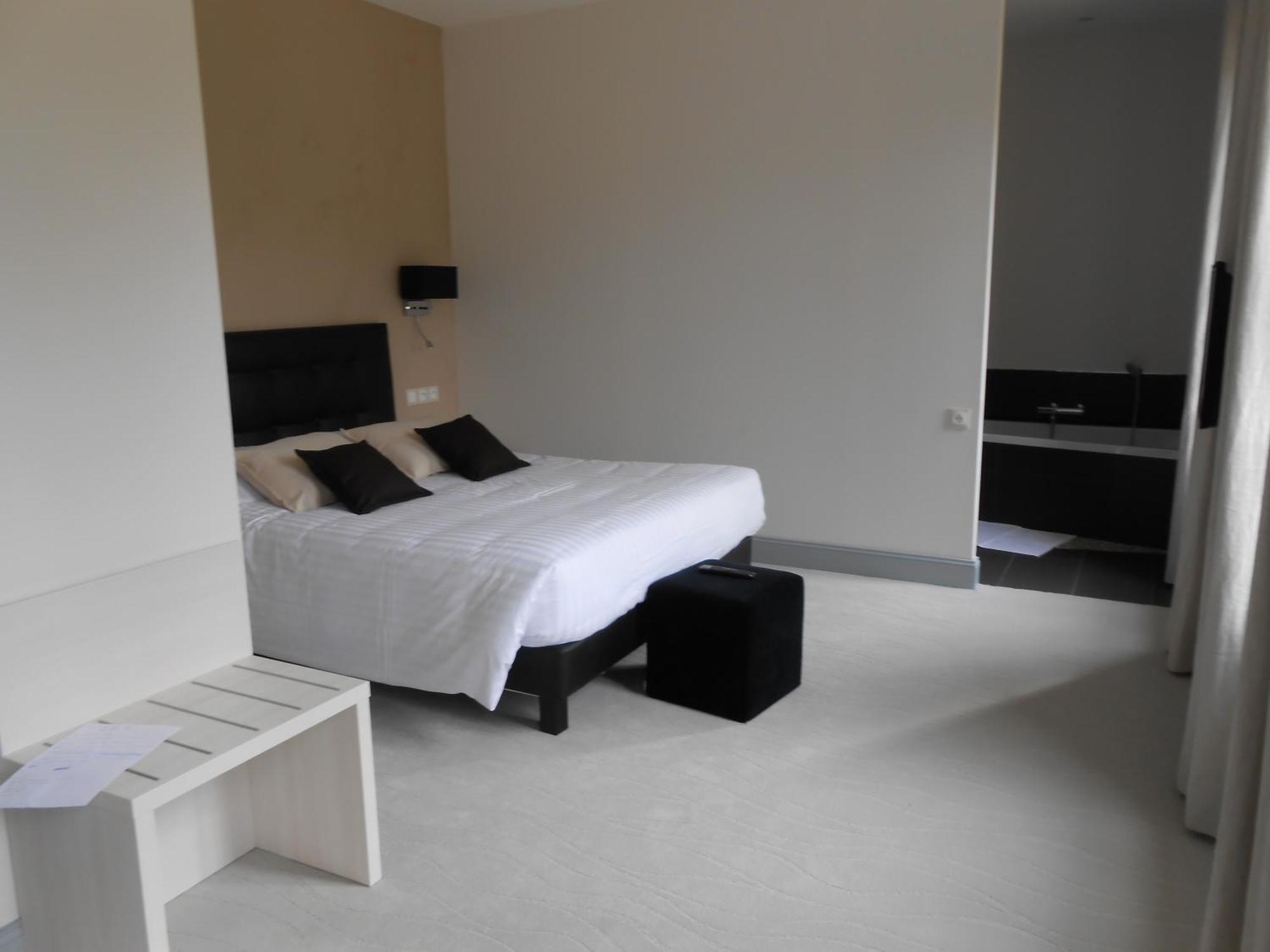 Logis- Hotel Spa Restaurant L'Epicurial Saint-Pey-de-Castets Ruang foto