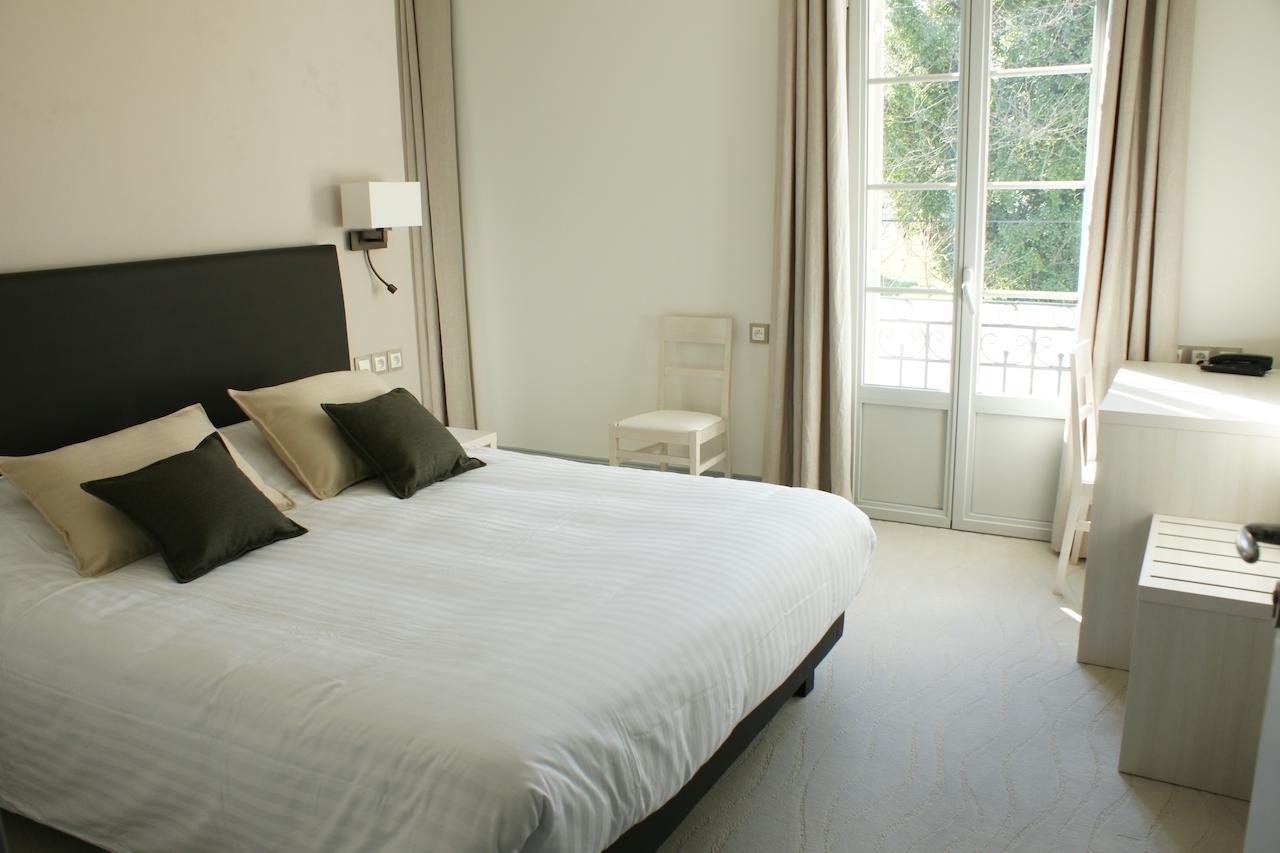 Logis- Hotel Spa Restaurant L'Epicurial Saint-Pey-de-Castets Ruang foto