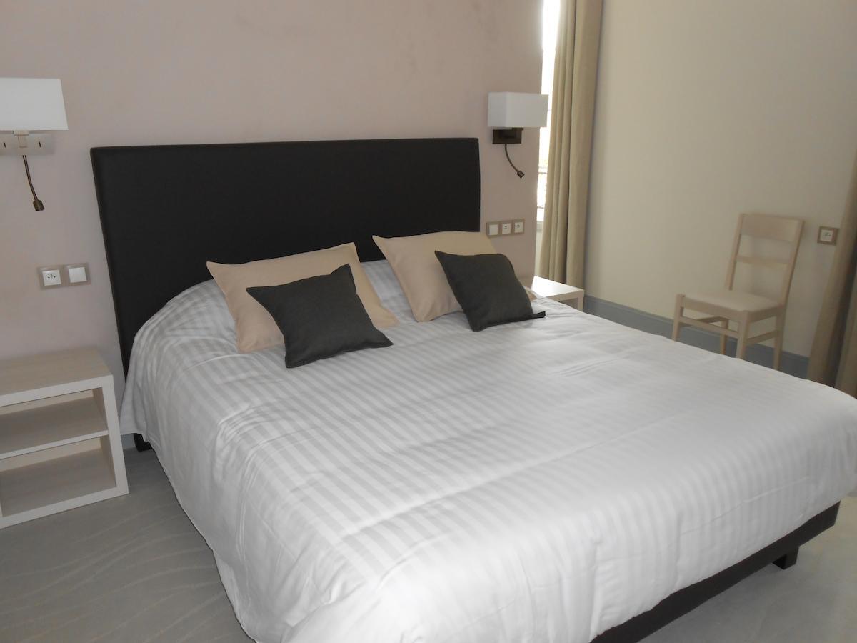 Logis- Hotel Spa Restaurant L'Epicurial Saint-Pey-de-Castets Ruang foto