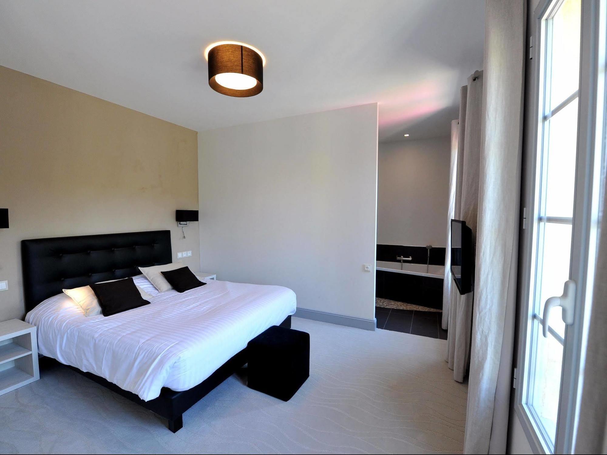 Logis- Hotel Spa Restaurant L'Epicurial Saint-Pey-de-Castets Bagian luar foto