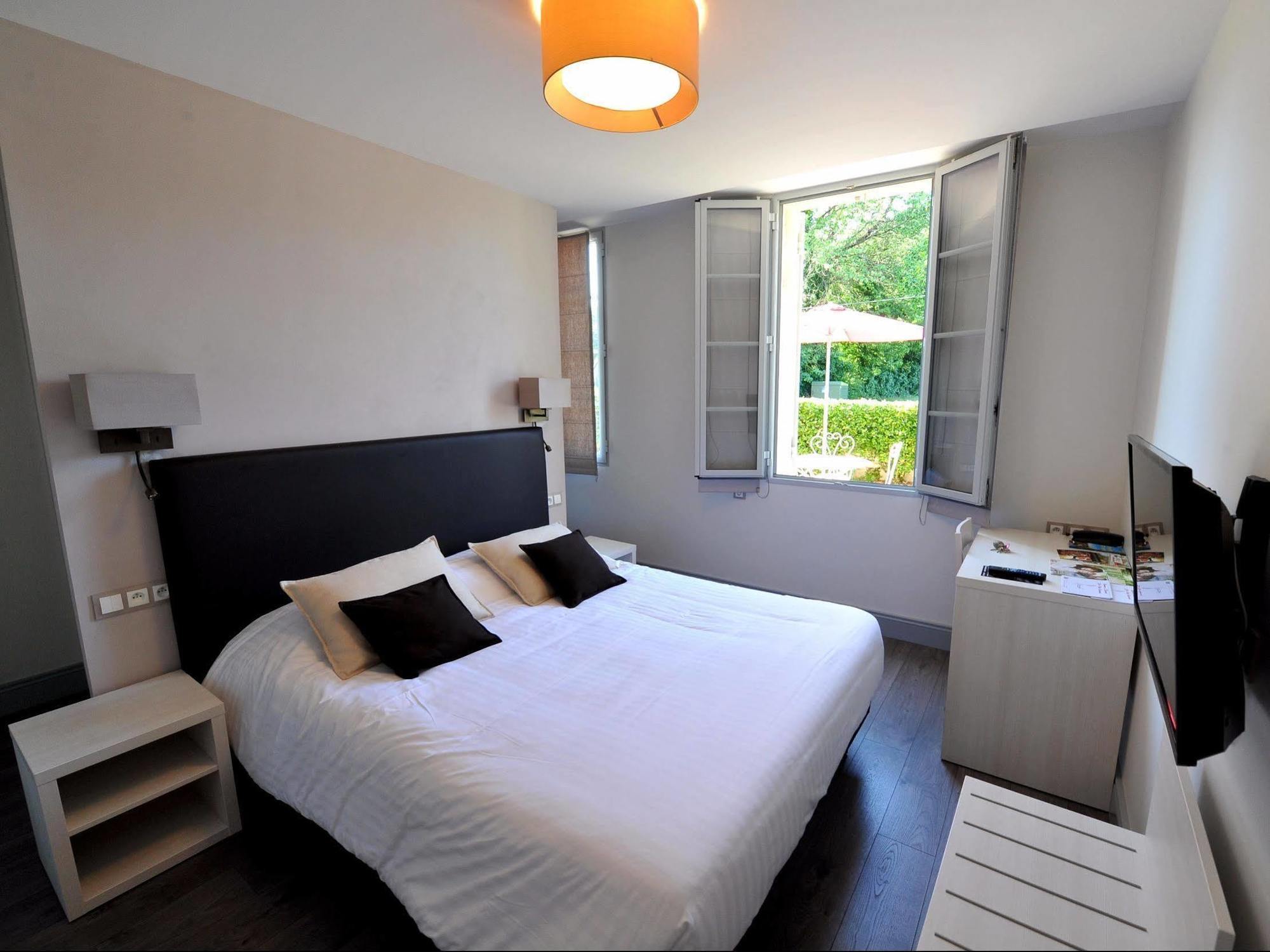 Logis- Hotel Spa Restaurant L'Epicurial Saint-Pey-de-Castets Bagian luar foto