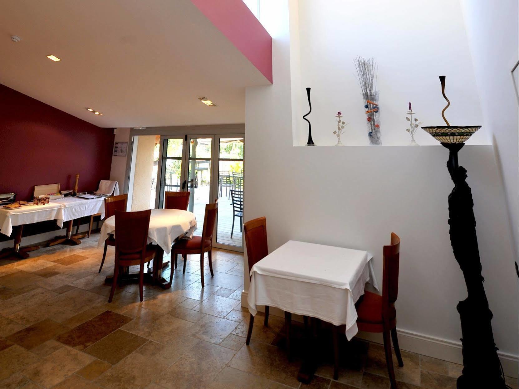 Logis- Hotel Spa Restaurant L'Epicurial Saint-Pey-de-Castets Bagian luar foto